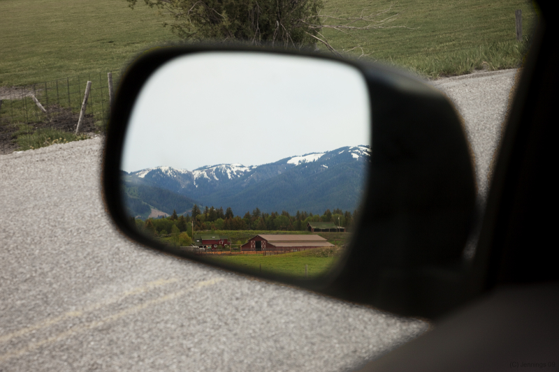 Objects-in-Mirror-appear-Larger